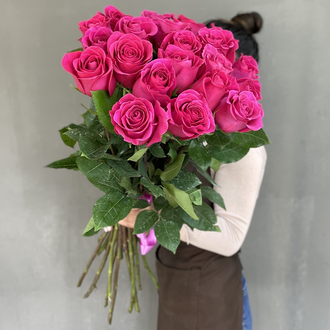 Доставка цветов в ночное время: меры предосторожности