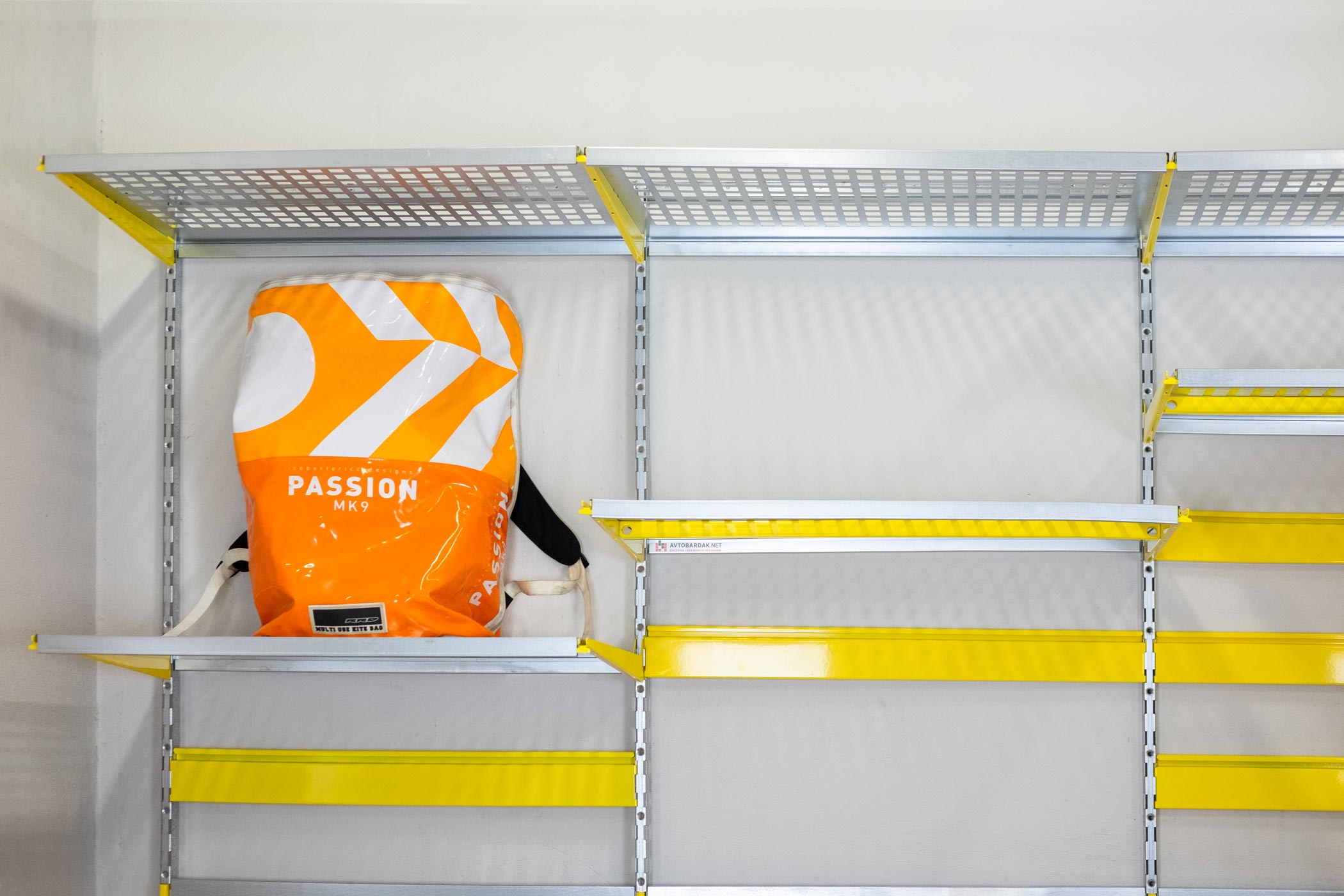 Хранение цветов в больших объемах: выбор правильного оборудования