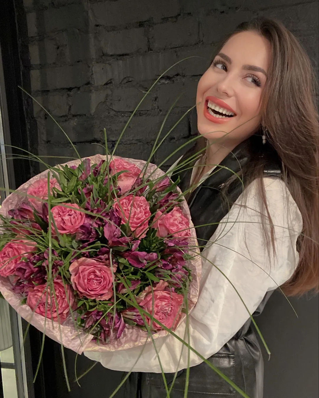 Использование сториз и Reels для повышения узнаваемости бренда цветочного магазина