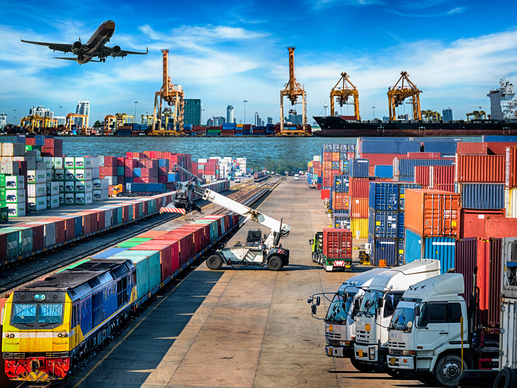 Технологические достижения в отслеживании и управлении международными грузами