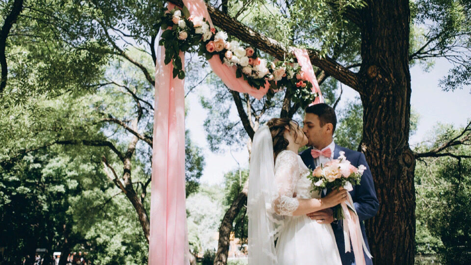 Цветочные тренды для свадебных торжеств: сегментация по бюджету